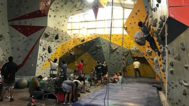el deporte extremo se afianza en la plata: ¿como y donde practicar alpinismo y escalada?