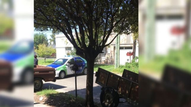 se prendio fuego una casa en los hornos: los bomberos rescataron a la familia