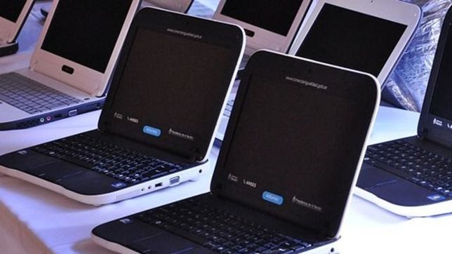 evaluan dar 350 mil computadoras a estudiantes y brindar creditos a docentes