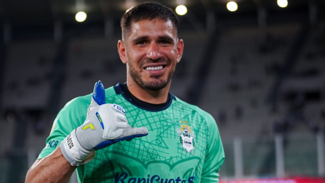 El tierno momento de Nelson Insfrán que le cumplió el sueño a un hincha