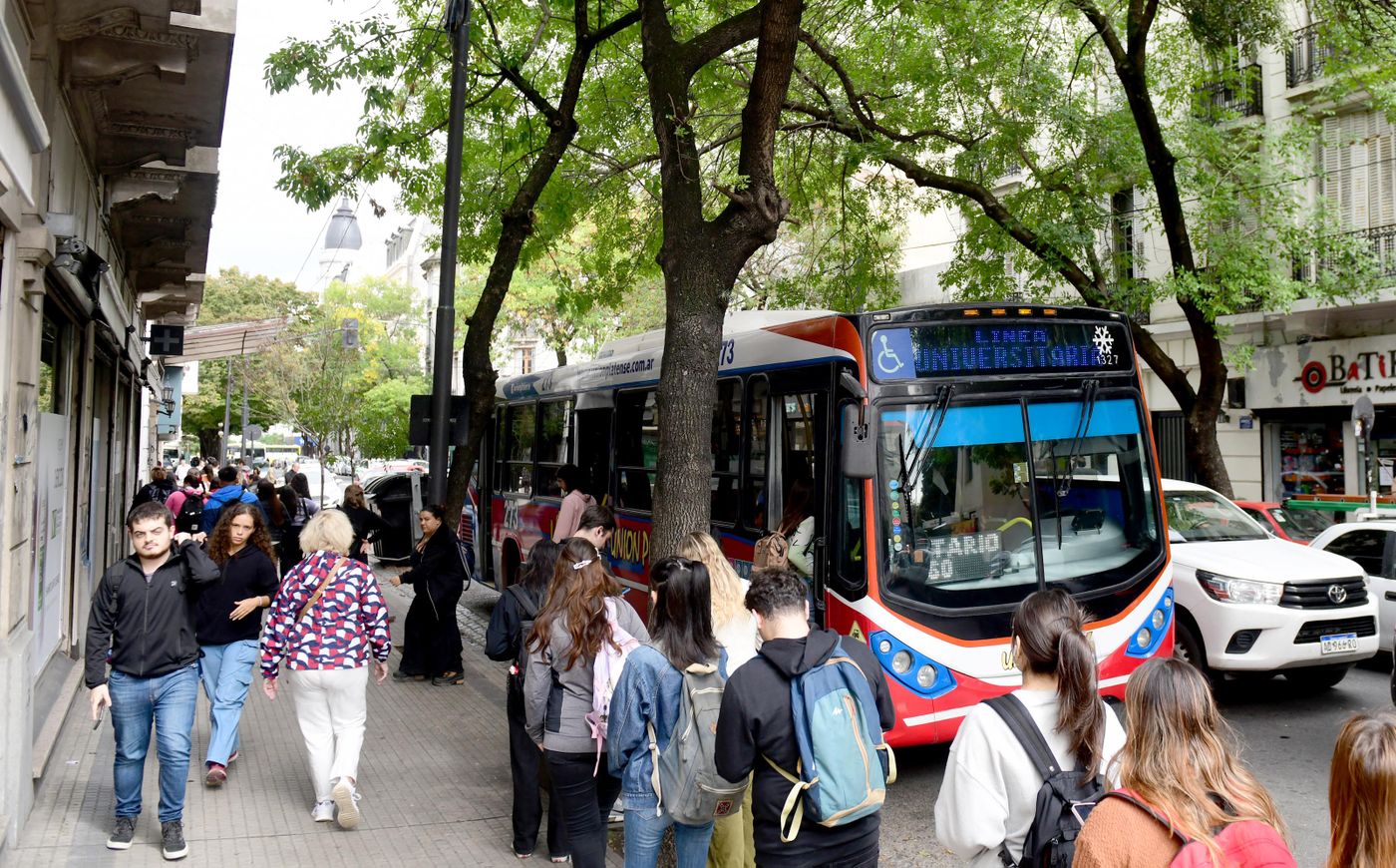 Parada de micros colectivos (3).JPG