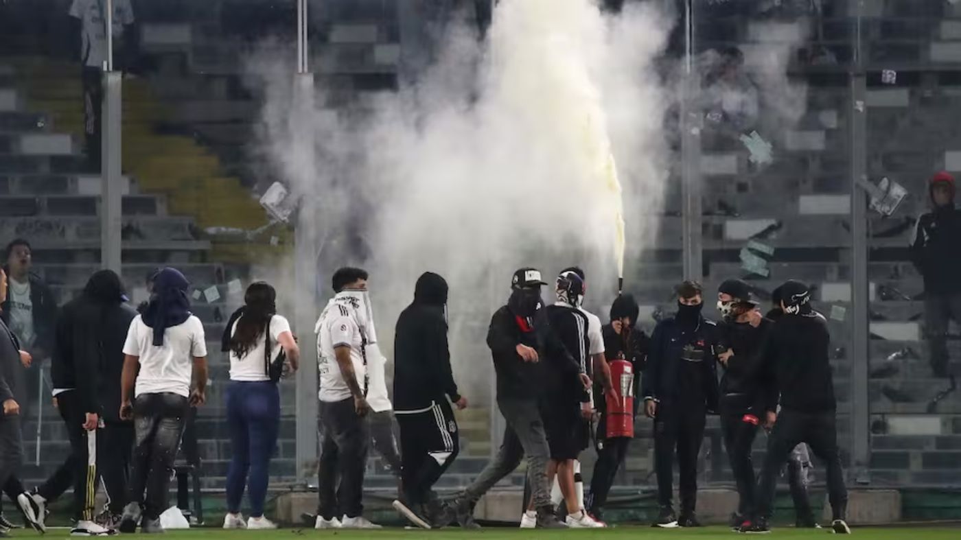 Imágenes de los incidentes en el estadio de Colo Colo.