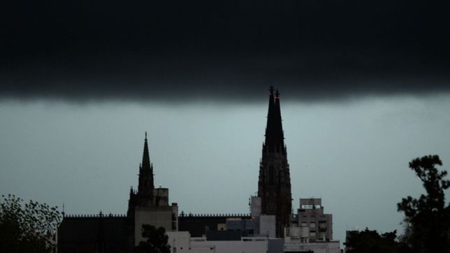 sigue diluviando en la plata y se renovo el alerta: ¿hasta cuando siguen las tormentas?