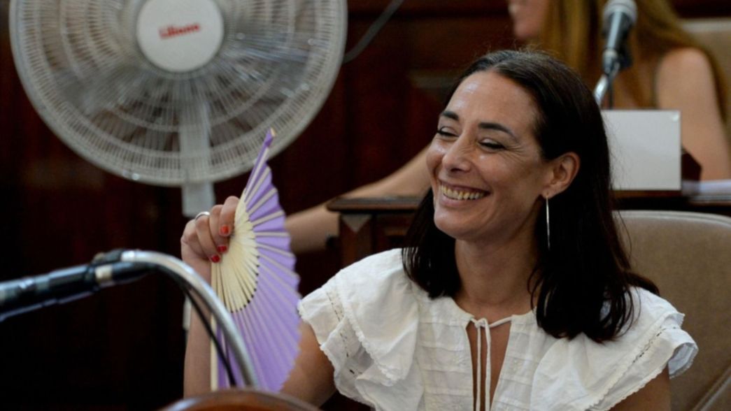Entre abanicos y ventiladores, una sesión agobiante en el Concejo Deliberante de La Plata