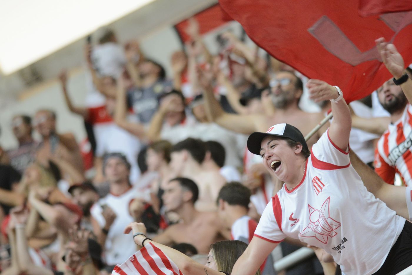 Hinchas Estudiantes Trofeo de Campeones 4.jpeg