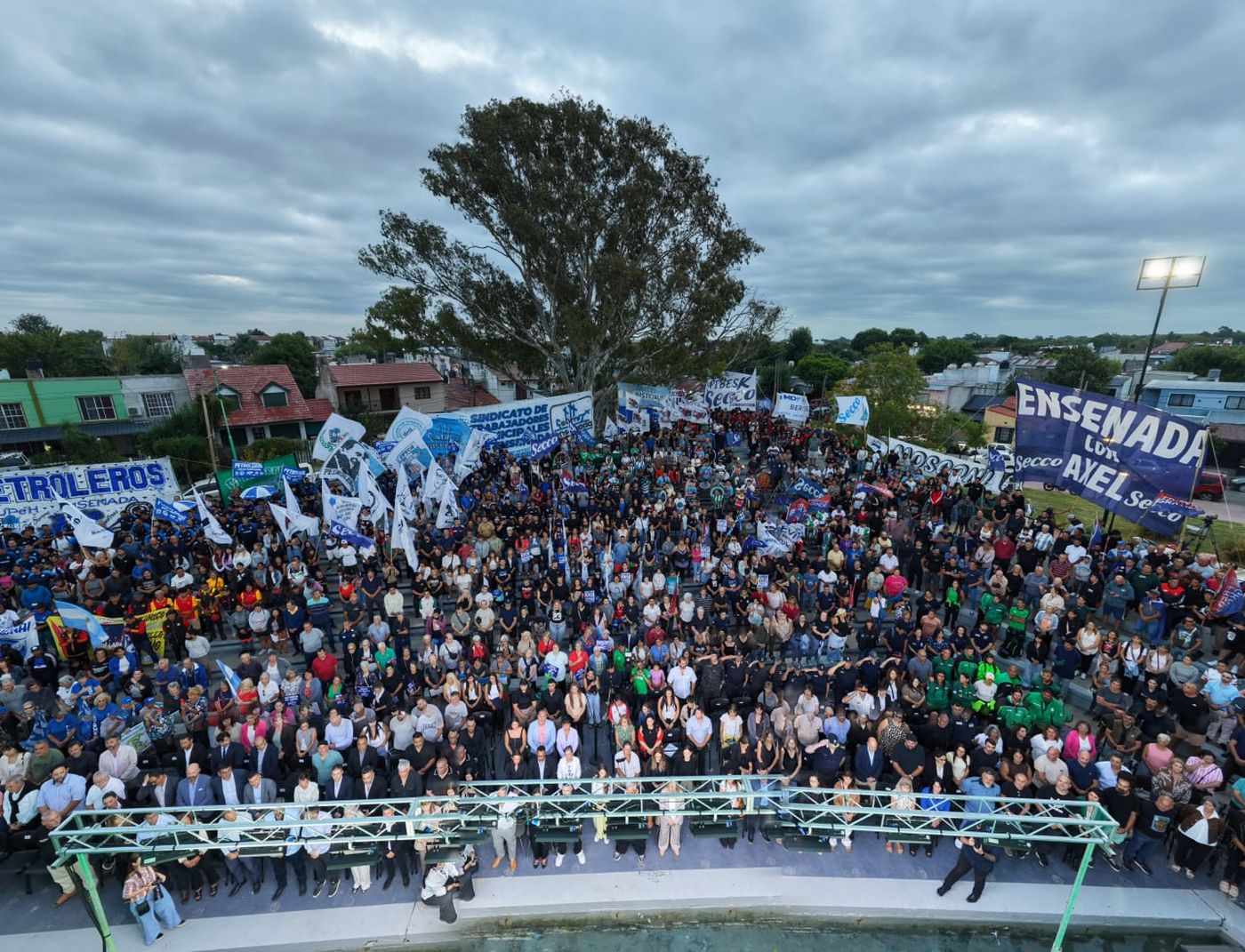 Mario Secco habl&oacute; ante los militantes en la apertura de sesiones