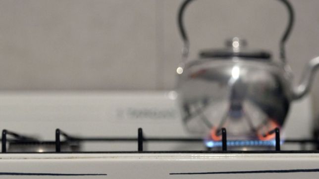 tarifa social de anses: quienes y como pueden tramitar los descuentos en la luz y el gas