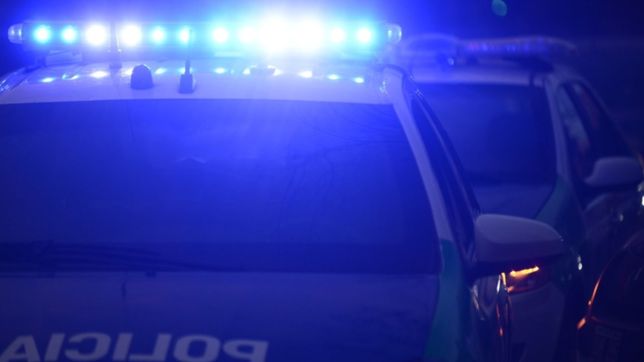 balearon a un hombre para robarle en la puerta de su casa de la plata