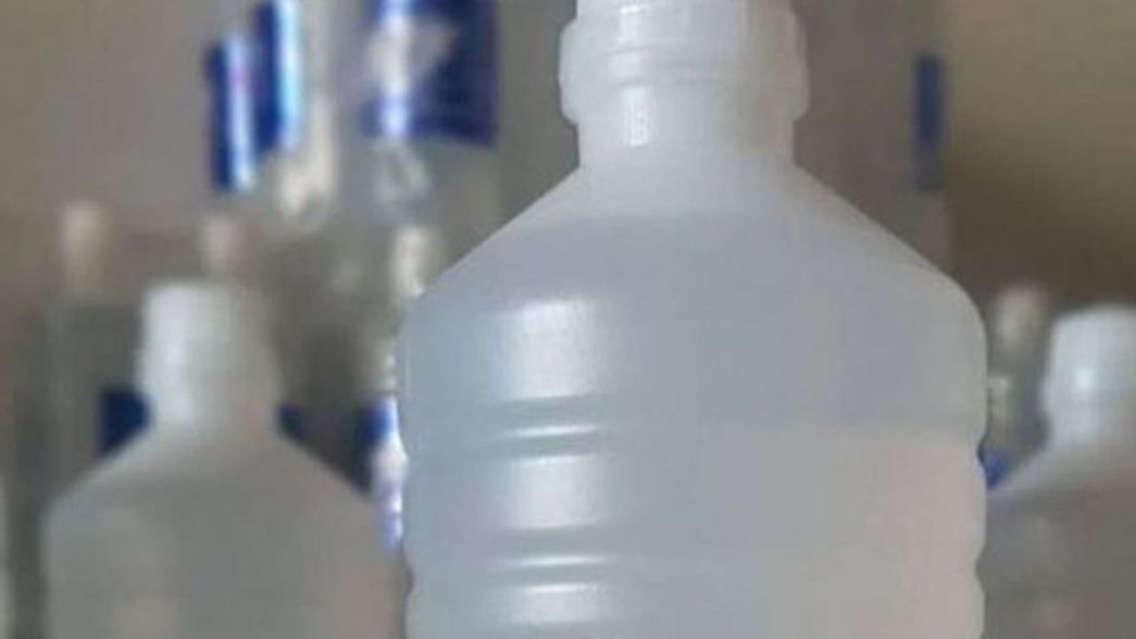 Tras una denuncia prohibieron en todo el país un alcohol etílico que se vendía en La Plata