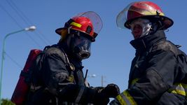una mujer de 96 anos quedo atrapada en el incendio de su casa en berisso y fue rescatada por su nieto