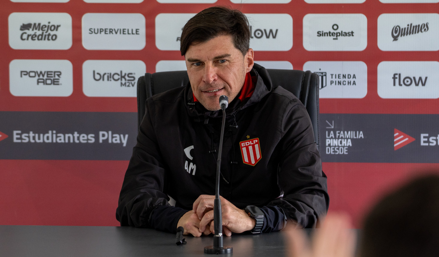 Estudiantes Medina conferencia de prensa