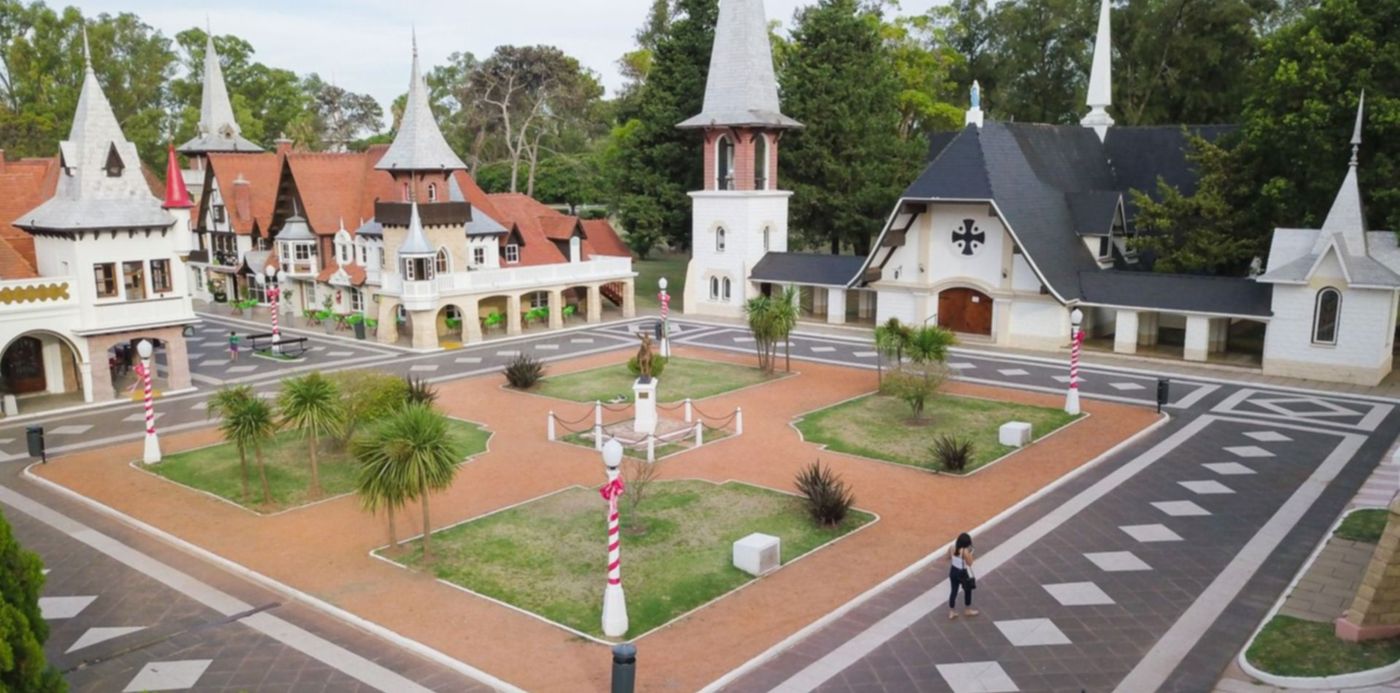 1599489175644.jpg?x=1&y=1&width=1499&height=749&rotate=0&scaleX=1&scaleY=1&ow=1500&oh=843&&cw=1920&ch=950