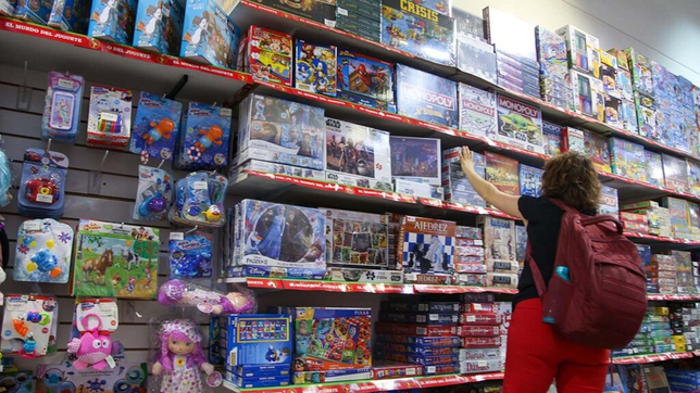 los reyes magos llegan con descuentos del banco nacion en cientos de jugueterias