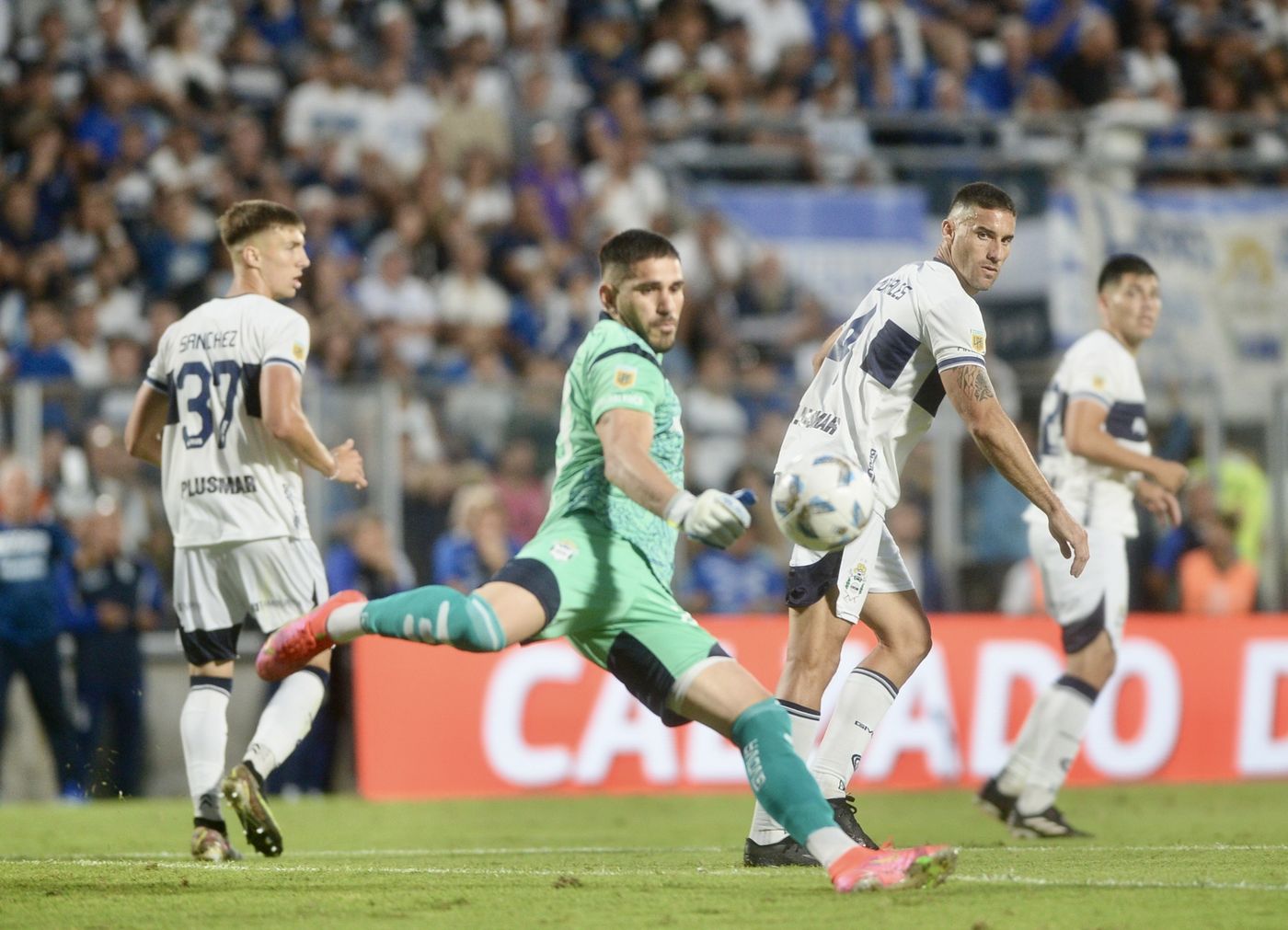 Estudiantes Gimnsia Insfrán.jpg