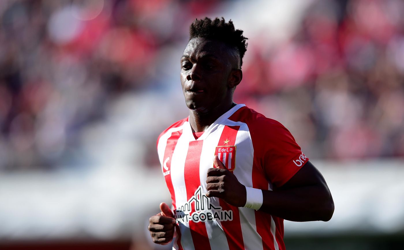 Estudiantes Platense Cetré.jpg