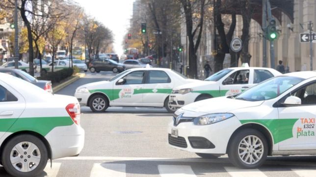 taxistas y remiseros cortan 7 y 50 por ayuda social y amenazan con endurecer el reclamo