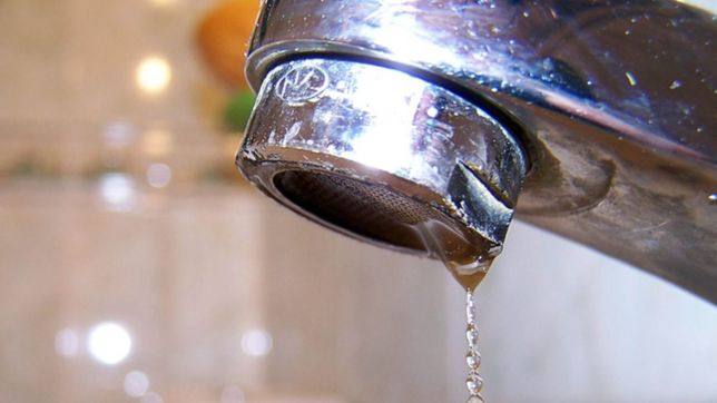 en villa castells llevan cinco dias sin agua y  denuncian que absa no les atiende los reclamos