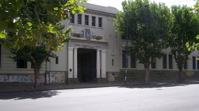 docentes del albert thomas denuncian desplazamientos y temen perder sus puestos de trabajo