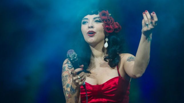 mon laferte llega por primera vez a la plata y se presenta en el coliseo podesta