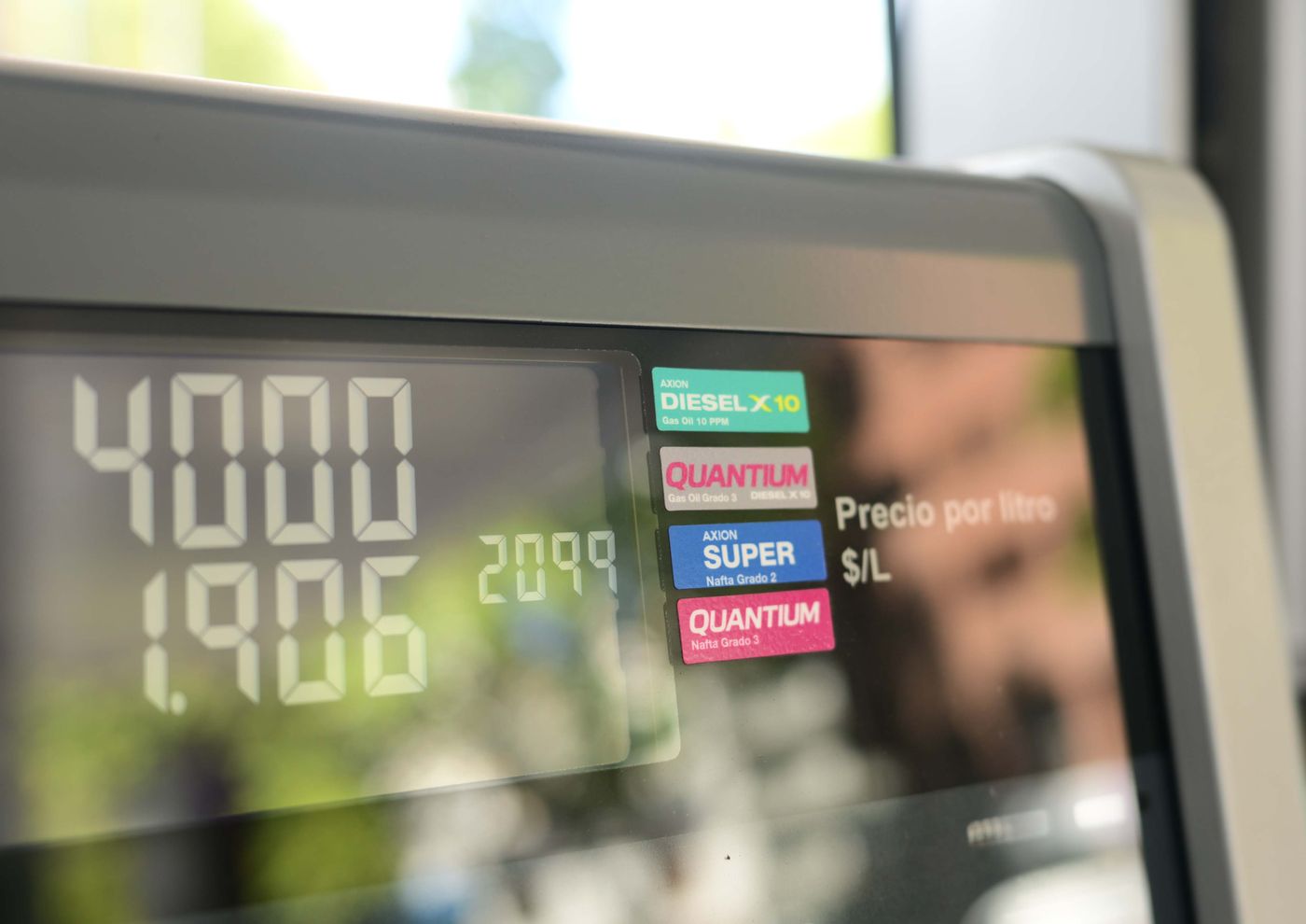 El precio de la nafta súper ya superó los $2.000 en todas las estaciones de servicio de La Plata