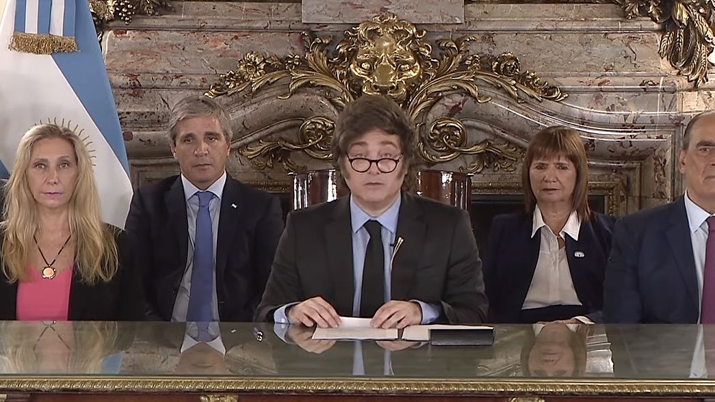 Milei dijo que el cepo terminó para siempre y adelantó que Argentina recibirá USD 32.000 millones