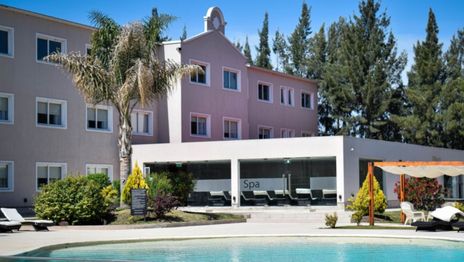 hotel howard johnson - mes de la mamá