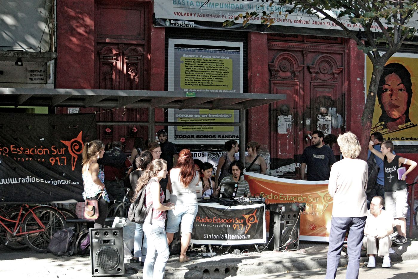 Radio Estación Sur en la calle por el caso del femicidio de Sandra Ayala Gamboa