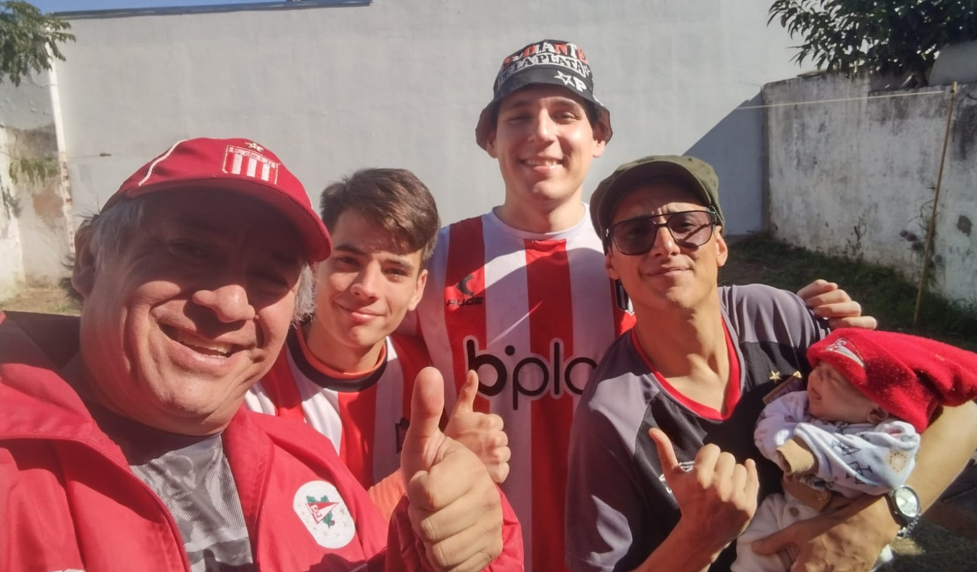 Hinchas de Estudiantes varados en Córdoba.png