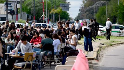 La comunidad educativa de la UNLP retoma las protestas con una gran clase pública conjunta
