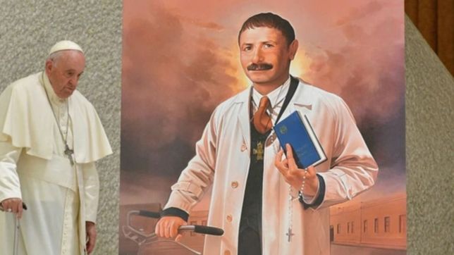 el papa francisco declaro santo a un argentino que se vinculo con la plata y la unlp