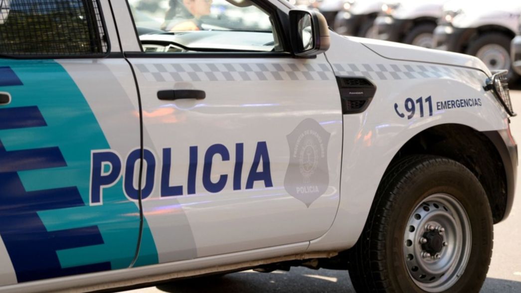 Conmoción en La Plata: así le robaron el auto a una mujer cuando estaba con sus hijos