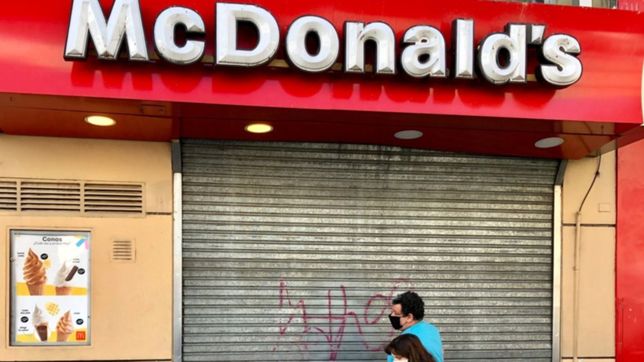 trabajadores de mcdonalds haran un corte en plaza italia porque solo les pagan el atp