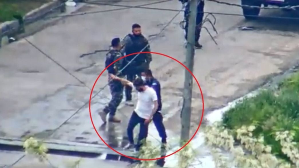 Completamente ebrio y a los gritos: así detuvieron a un vecino en un barrio de La Plata