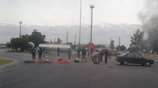 vecinos cortaron un importante acceso a berisso por falta de luz