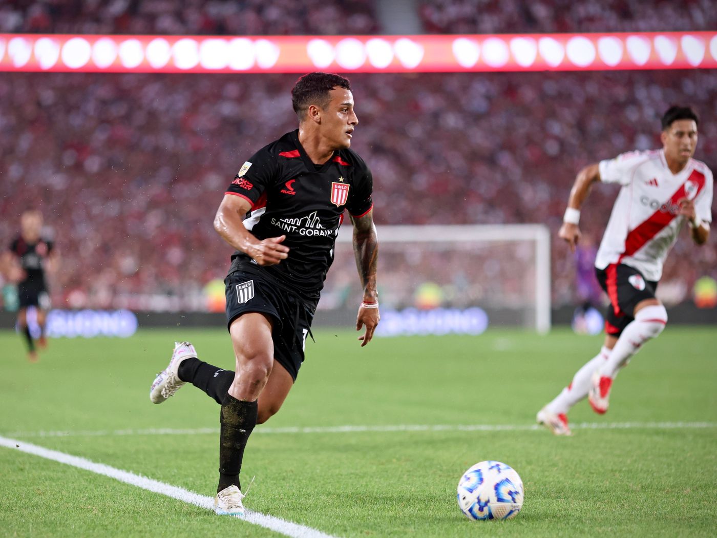 Estudiantes-River Tiago Palacios.jpg