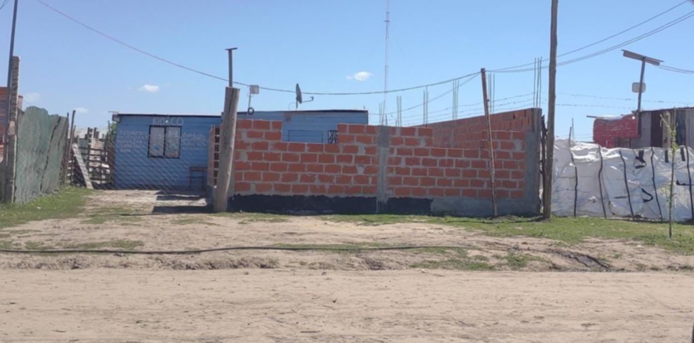 Casa de material en la toma de Los Hornos