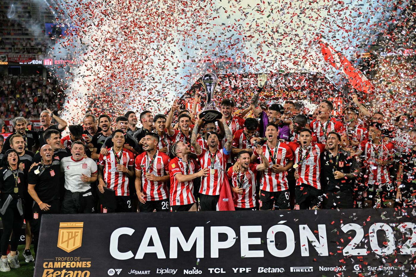 Estudiantes espera por la fecha para disputarse la Supercopa Internacional. Estudiantes espera por la fecha para disputarse la Supercopa Internacional.