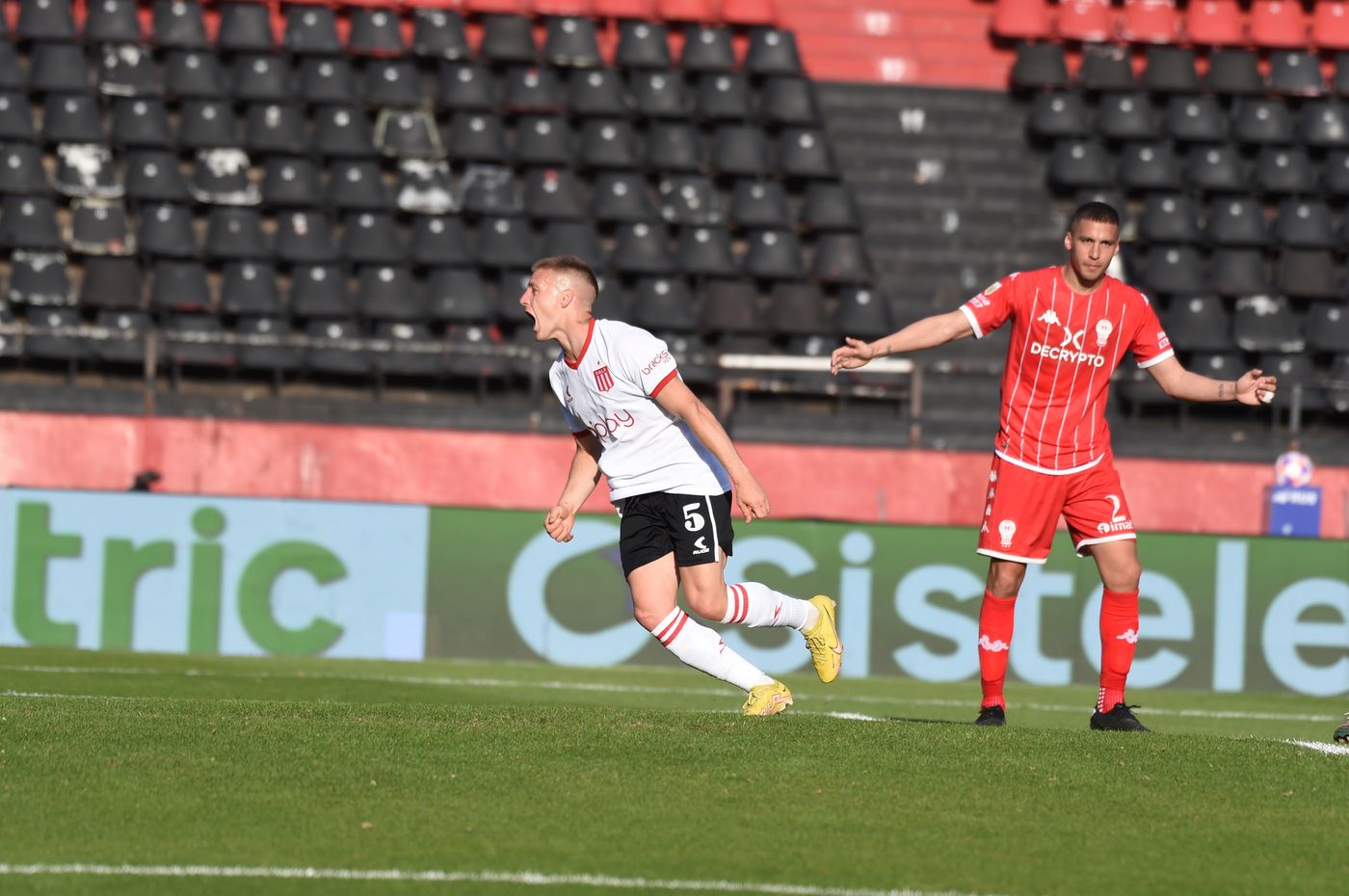 Santiago Ascacíbar festeja su gol por Copa Argentina con Estudiantes ante Huracán. Santiago Ascacíbar festeja su gol por Copa Argentina con Estudiantes ante Huracán.