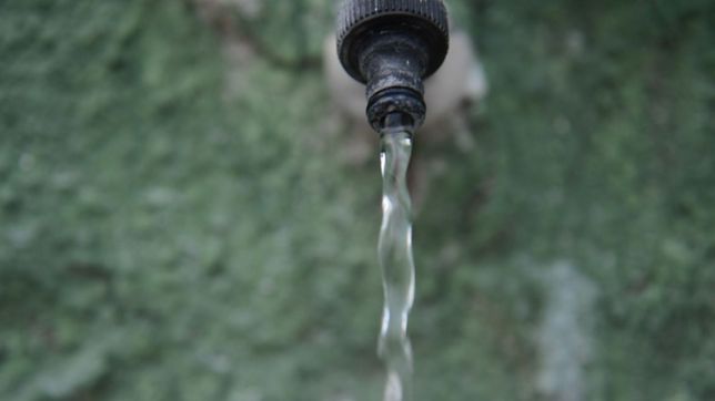 la unlp analizara el agua en los barrios de la periferia