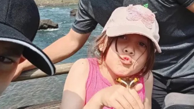 una marca urbana recuerda a kim gomez en la esquina donde comenzo el robo en el que la mataron