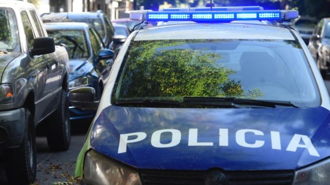 golpearon salvajemente a un joven en berisso y lo dejaron casi desnudo