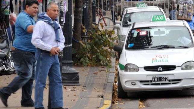 ya sale mas caro viajar en taxi en la plata