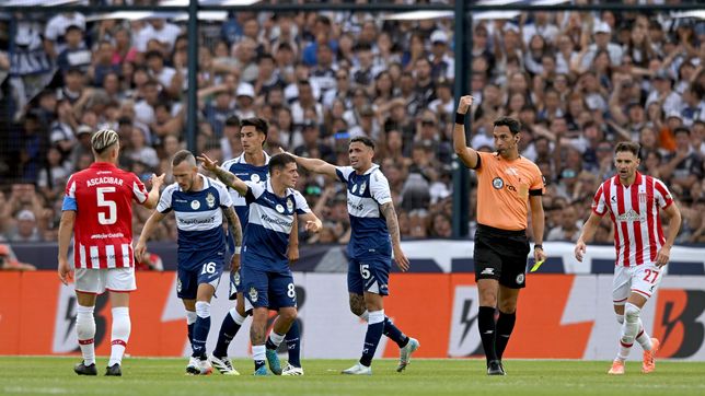 los jugadores de estudiantes y gimnasia que estan en el equipo ideal de la liga profesional