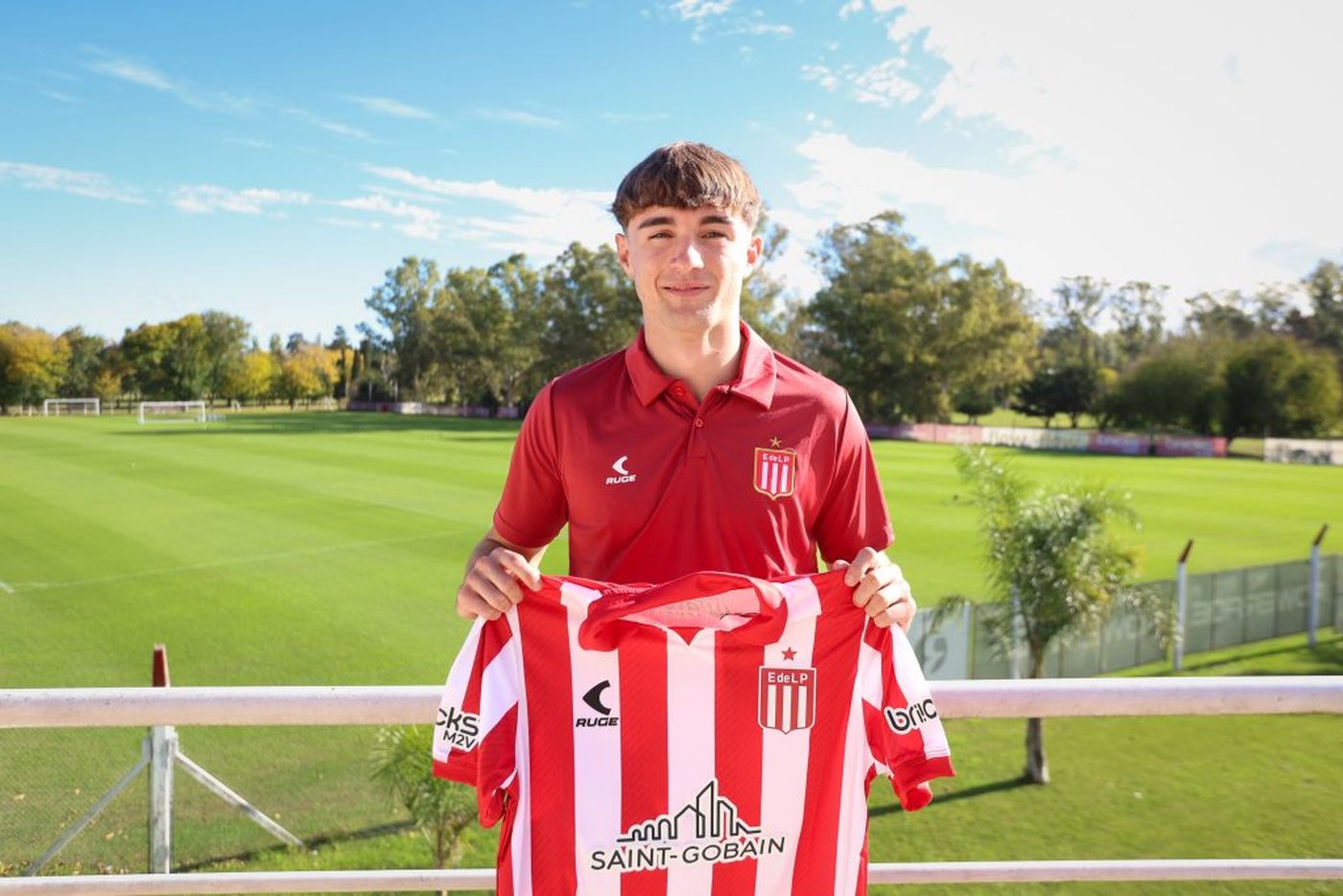 Matías Magdaleno será uno de los dos juveniles que tendrán su primera convocatoria al primer equipo