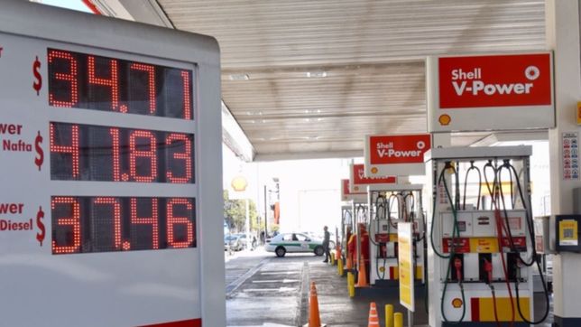los expendedores advierten que si el dolar sigue en alza habra nuevas subas en las naftas