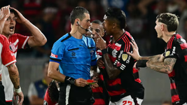 todo flamengo estallo contra el arbitro y pide que se haga justicia
