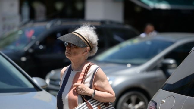 sigue el alerta por el calor en la plata y refuerzan las recomendaciones