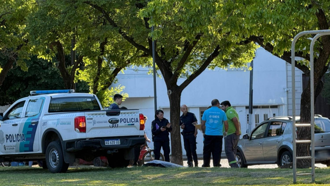 murio un hombre tras descompensarse mientras hacia ejercicio en plaza espana