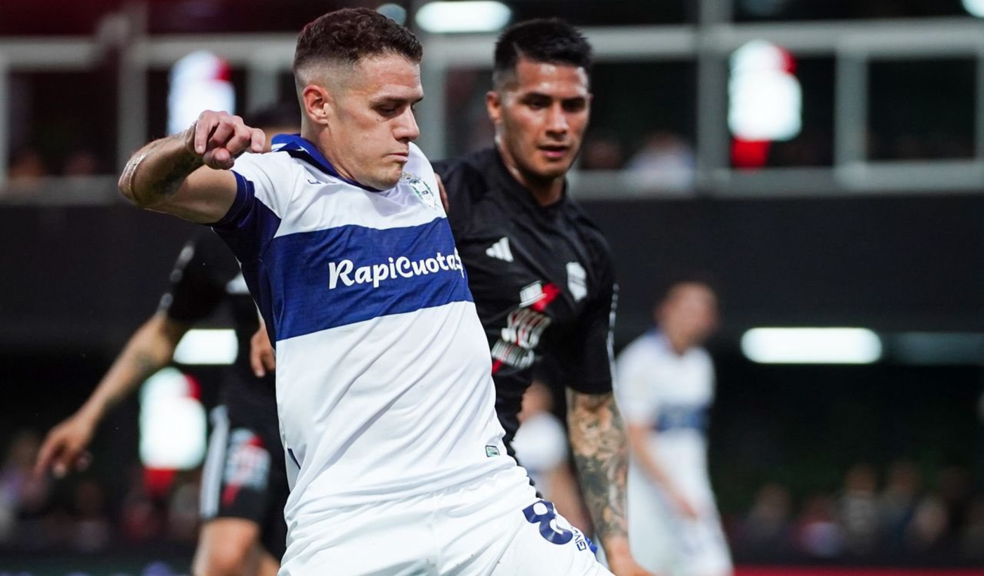 Gimnasia y Deportivo Riestra terminaron a mano el primer tiempo. Gimnasia y Deportivo Riestra terminaron a mano el primer tiempo.