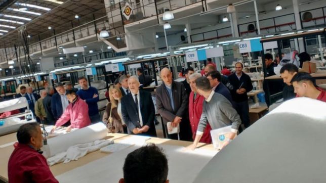 el arzobispo platense bendijo la fabrica que abrira en la carcel de olmos